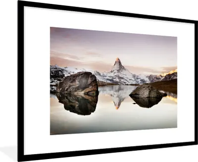 Produktbild von MuchoWow® Gerahmtes Poster Blick vom Stellisee auf das Matterhorn in der Schweiz 90x60 cm - Poster mit Schwarzem Bilderrahmen Wandposter Rahmen Foto Bilder - Wanddekoration - Fotos