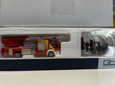 Produktbild von Rietze Iveco Magirus DLK 18 Feuerwehr Zwiesel 68498