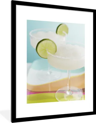 Produktbild von MuchoWow® Gerahmtes Poster Bunter Cocktail mit Limette 60x80 cm - Poster mit Schwarzem Bilderrahmen Wandposter Rahmen Foto Bilder - Wohnzimmer - Dekorationen - Prämie