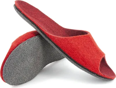 Immagine prodotto di Sandalo da donna Magicfelt modello 722, realizzato in 100% Lana. Sandalo sostenibile con suola in feltro e lattice, colore rubino, taglia 38