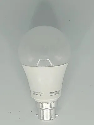 7x LED-Lampe A60, B22, 8,8W, 1001lm, 2800K, 15.000h