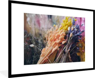 Produktbild von MuchoWow® Gerahmtes Poster Getrocknete Blumen - Farben - Stillleben 90x60 cm - Poster mit Schwarzem Bilderrahmen Wandposter Rahmen Foto Bilder - Wanddekoration - Fotos