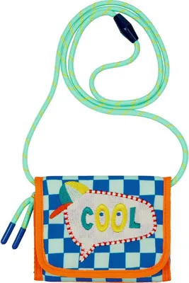 Produktbild von Die Spiegelburg I Brustbeutel Cool - Bunte Geschenke I Nachhaltiger Geldbeutel für Kinder mit Abnehmbarer Kordel und praktischem Klarsichtfach I Brustbeutel oder eigenständiges Portmonee