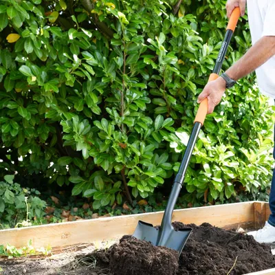 Produktbild von BLACK+DECKER Plattschaufel Quadratischer Kopf 149 CM Robustes Und Leichtes Fiberglas - Schwarz