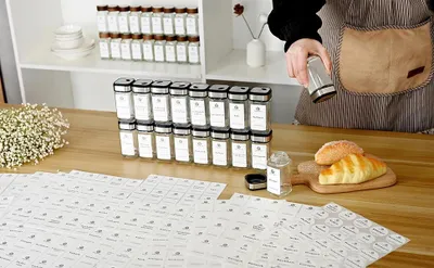 Obrázek produktu pro Sklenice na koření – 120 ml – sada 24 kusů – otočné víčko s 360° rozptylem – borosilikátové sklo – hranatý tvar – vhodné do myčky – průhledné