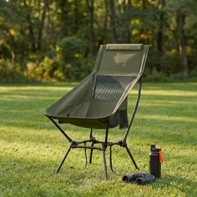 Produktbild von SONGMICS Campingstuhl klappbar mit verstellbarer Höhe, Stahlrahmen, Kopfstütze, hoher Rückenlehne, 2 Taschen, Outdoor, grün
