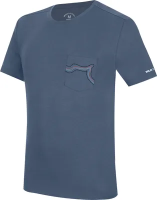 Blaues Herren T-Shirt mit einer Brusttasche und buntem Muster von Wild Country.