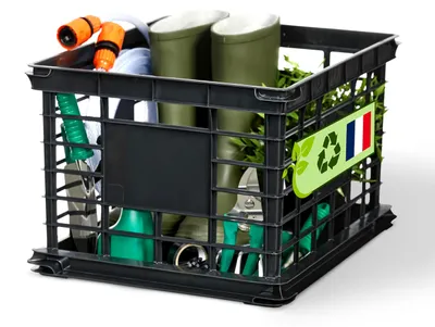 Immagine prodotto di Contenitore di stoccaggio in plastica, marca Iris Ohyama, colore nero, dotato di quattro maniglie integrate
