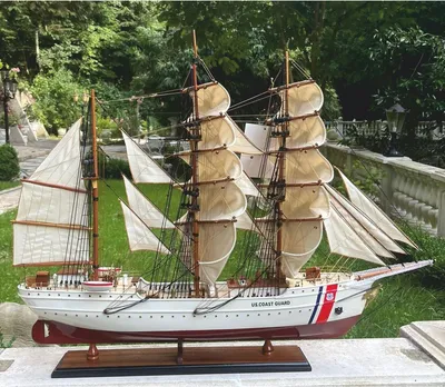 Zdjęcie produktu dla Casa Padrino dekoracyjny żaglowiec US Coast Guard biały/brązowy 97 cm - model statku