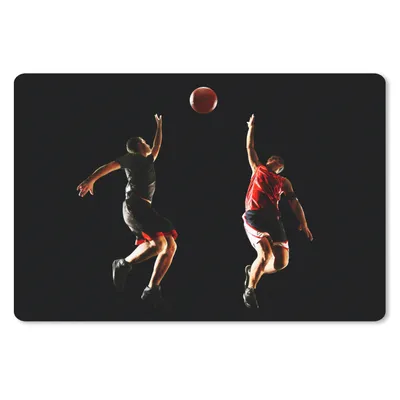 Produktbild von MuchoWow® Schreibtischunterlage Zwei Basketballspieler springen um den Ball 60x40 cm - XXL Mauspad - Großes Mauspad