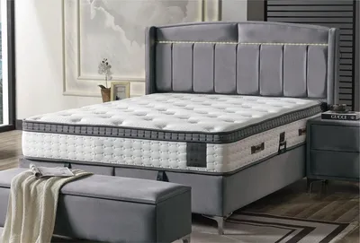 Produktbild von Casa Padrino Luxus Doppelbett Grau / Weiß / Silber 180 x 200 cm - Massivholz Bett mit LED Beleuchtung und Matratze - Schlafzimmer Möbel - Hotel Möbel - Luxus Möbel - Luxus Einrichtung
