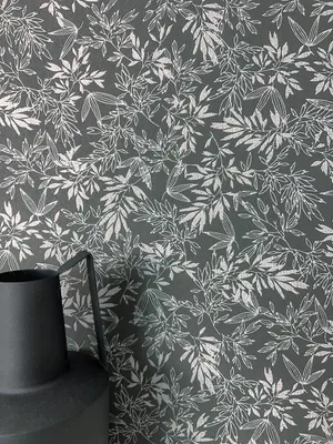 Produktbild von NEWROOM Tapete Schwarz Vliestapete Blätter - Blumentapete Floral Grau Blumen Äste Blätter Romantisch Rosentapete