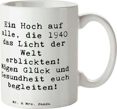 Produktbild von Mr. & Mrs. Panda Kaffeebecher Spruch 1940 Geburtstag - Weiß - Geschenk, Tasse, cappuccinotasse, Geburtstagsgeschenk, Teetasse, Keramiktasse, Geburtstagsjahr, Alter