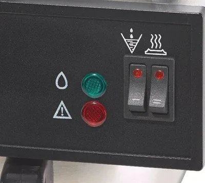 Image de Machine à café avec 2 verres et plaque chauffante - Efficace et durable