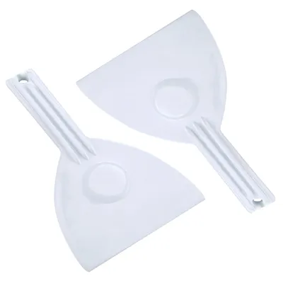 Produktbild von Kunststoff-Spachtel mit Griff – perfekt zum Streichen von Sahne, Bearbeiten von Kuchenglasuren und Schokoladenrand schneiden, praktisches Backzubehör.