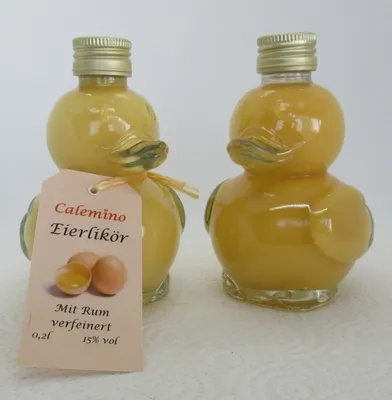 Produktbild von Cremiger Eierlikör mit feiner Rum-Note 15% vol 200ml in Ostern-Küken Flasche