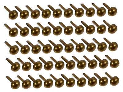 Produktbild von 50 Stück goldfarbene dekorative Zweibeinnägel aus Eisen handgefertigte kleine Nägel mit einfachem Design für Karten und Jahrbücher