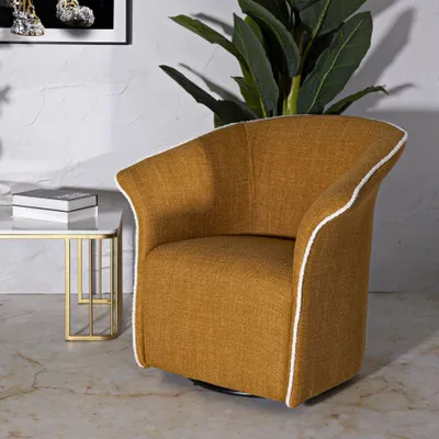 Imagen del producto de Silla giratoria Siena, color mostaza, 83,5 x 66 x 80 cm. Silla tapizada con base giratoria, estructura de hierro y madera, diseño elegante y moderno