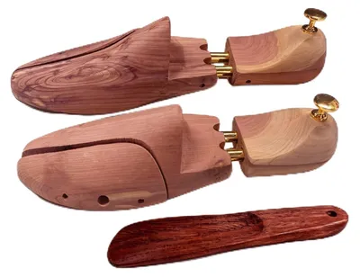Produktbild von Premium Zedernholz-Schuhspanner mit Schuhanzieher für Herren und Damen