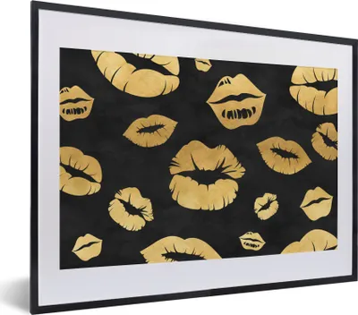 Produktbild von MuchoWow® Gerahmtes Poster Muster - Kuss - Gold - Schwarz 40x30 cm - Poster mit Schwarzem Bilderrahmen Wandposter Rahmen Foto Bilder - Bilderrahmen - Poster im Rahmen