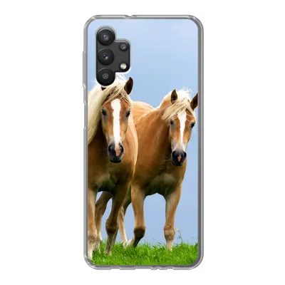 Produktbild von MuchoWow® Handyhülle Schutzhülle Hülle für Samsung Galaxy A32 5G Pferde - Gras - Luft Silikon Softcase Handy Hülle - Softcase