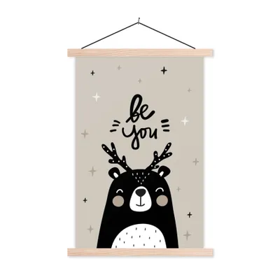 Produktbild von MuchoWow® Textilposter Zitate - Sei du - Sprichwörter - Baby - Kinder - Jungen - Mädchen 120x180 cm mit holzfarbenen Rahmen - Textil-Plakat