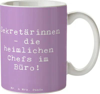 Produktbild von Mr. & Mrs. Panda Kaffeebecher Spruch Sekretärin Chefin - Lavendeltraum - Geschenk, Pott, Büro, Becher, Geschenke für Berufstätige, Trinkbecher, Berufsprodukte, Beruf