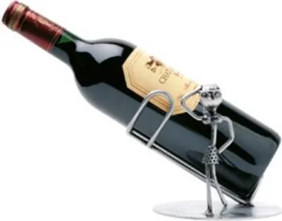 Image de Porte-bouteille « Jungfrau » en métal – sculpture artisanale pour le vin