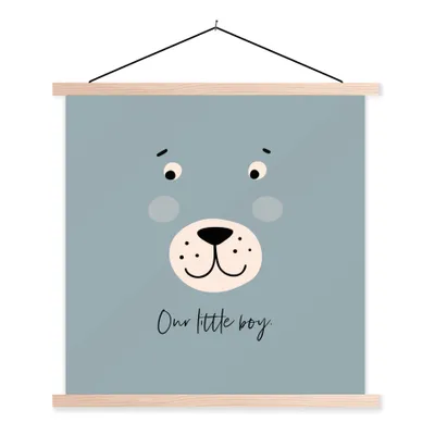 Produktbild von MuchoWow® Textilposter Zitate - Unser kleiner Junge - Sprichwörter - Jungen - Baby - Kleiner Junge 120x120 cm mit holzfarbenen Rahmen - Textil-Poster