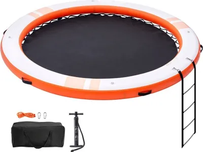 Zdjęcie produktu dla "Pływający dok Deluxe z basenem z siatki trampolinowej - nadmuchiwana platforma kąpielowa z antypoślizgową matą wodną, torbą transportową i zdejmowaną drabinką - Ø3,04 m/Ø2,4 m"