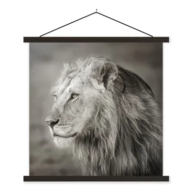 Produktbild von MuchoWow® Textilposter Löwe - Wilde Tiere - Schwarz 90x90 cm mit schwarzem Rahmen - Magnetisches