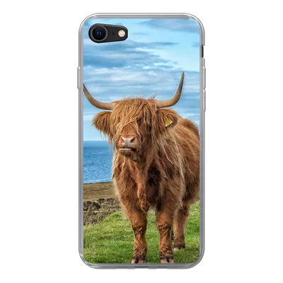 Produktbild von MuchoWow® Handyhülle Schutzhülle Hülle für iPhone SE 2020 Schottischer Highlander - Wasser - Hörner Silikon Softcase Handy Hülle - Kartenbesitzer