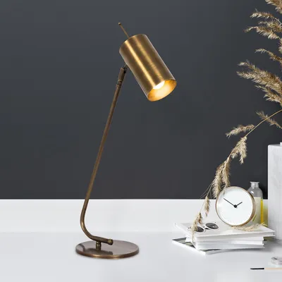 Produktbild von Opviq, Vintage Tischlampe mit Metallkörper, 8 x 26 cm, Höhe 55 cm, E27 Fassung, max. 40 W, 200 cm Kabel, IP20, Kupfer, industrielles Design - Elegant & Funktional.