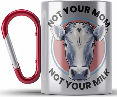 Produktbild von Trendation - Veganer Geschenk Lustige Edelstahl Tasse Karabiner Vegetarier Geschenkidee Edelstahl Tasse Karabiner Lustig für Geschenkset oder Geschenkbox Vagenerin Not Your Mom Not Your Milk (Rot)