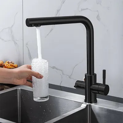 Zdjęcie produktu dla 3-drożna bateria kuchenna 360° jednouchwytowa bateria zlewozmywakowa z przyłączem 3/8" czarna