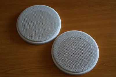 Produktbild von 1 Paar DIN-100 Lautsprecher-Universalabdeckung Abdeckung Grill 10 cm weiß