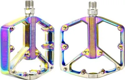 Produktbild von Famanu Fahrradpedale mit geschlossenen Lagern - Aluminium, rutschfest, für Rennrad und Mountainbike