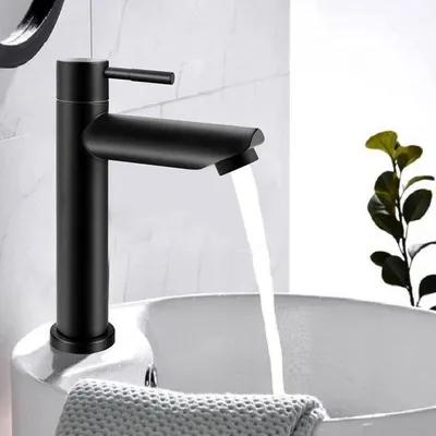 Immagine prodotto di Miscelatore per lavabo Famanu con finitura opaca nera - Miscelatore per acqua fredda con cartuccia in Vetroceramica