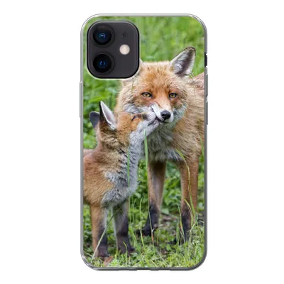 Produktbild von MuchoWow® Handyhülle Schutzhülle Hülle für iPhone 12 Füchse - Kind - Gras Silikon Softcase Handy Hülle - Schutzhülle