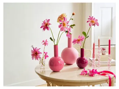 Produktbild von Vase Metall Mittel Pink 19x33cm