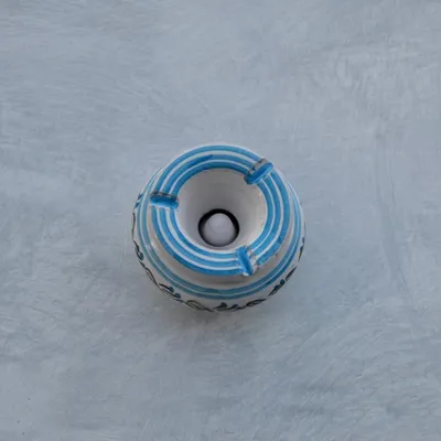 Obrázok produktu pre Tetovaný tyrkysový a biely popolník - Mini model