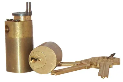 Image de Jeu de cylindres ZENITH pour serrure laiton poli 40mm - ISEO - 56370401S.5