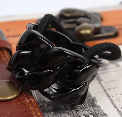 Produktbild von Haarring in Panzerkette Design in der Farbe Schwarz