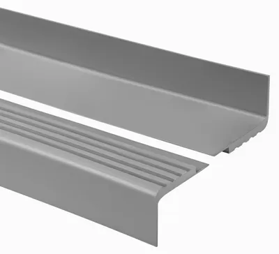 Immagine prodotto di QUEST Binario per scale 42x40 mm, 1,5 m RF PVC, bordo antiscivolo per scale, profilo per scale, protezione per scale, grigio scuro