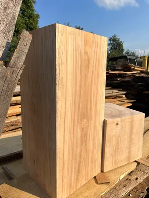 Obrázok produktu pre Blok z jaseňového dreva 25x25x100cm, blok z masívneho jaseňového dreva, drevená dekorácia, stolička, blok z jaseňového dreva