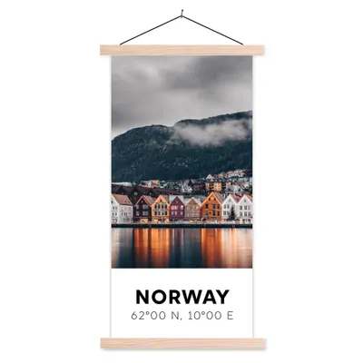 Produktbild von MuchoWow® Textilposter Norwegen - Skandinavien - Bergen - Winter 60x120 cm mit holzfarbenen Rahmen - Holz