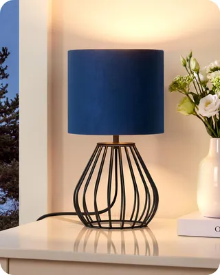 Productafbeelding van EDISHINE nachtlampje, donkerblauwe fluwelen lampenkap, inclusief 4W LED, E14-fitting, 2700K warmwit licht, zwarte metalen voet in druppelvorm