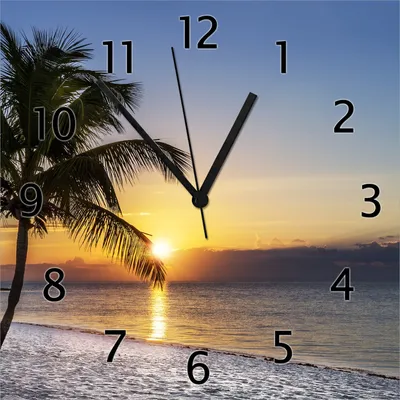 Produktbild von Wallario Design Wanduhr Palme am Strand - Sonnenuntergang über dem Meer aus Echtglas, Größe 30 x 30 cm