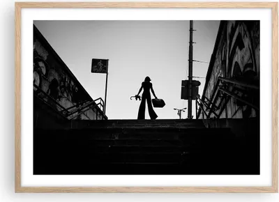 Produktbild von Gerahmtes Poster - Rahmen in heller Eiche - Schatten Fotografie Treppen - 70x50 cm - Wand Bild - Wanddeko - Wandbilder - Kunstposter - Wandposter - Bilderrahmen - Bilder - Kunstdruck - P2NAA70x50-4365
