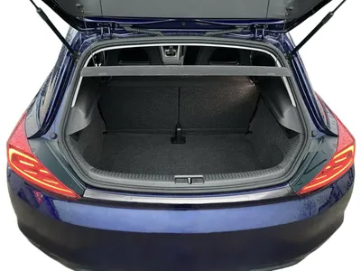 Für VW Scirocco III Facelift ab 2014- Ladekantenschutz MATT mit Abkantung in der Farbe von Recambo e.K.